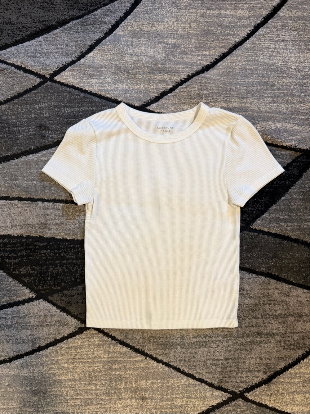 AMERICAN EAGLE WHITE T SHIRT